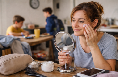 Rutina de belleza para madres sin tiempo, menos es más
